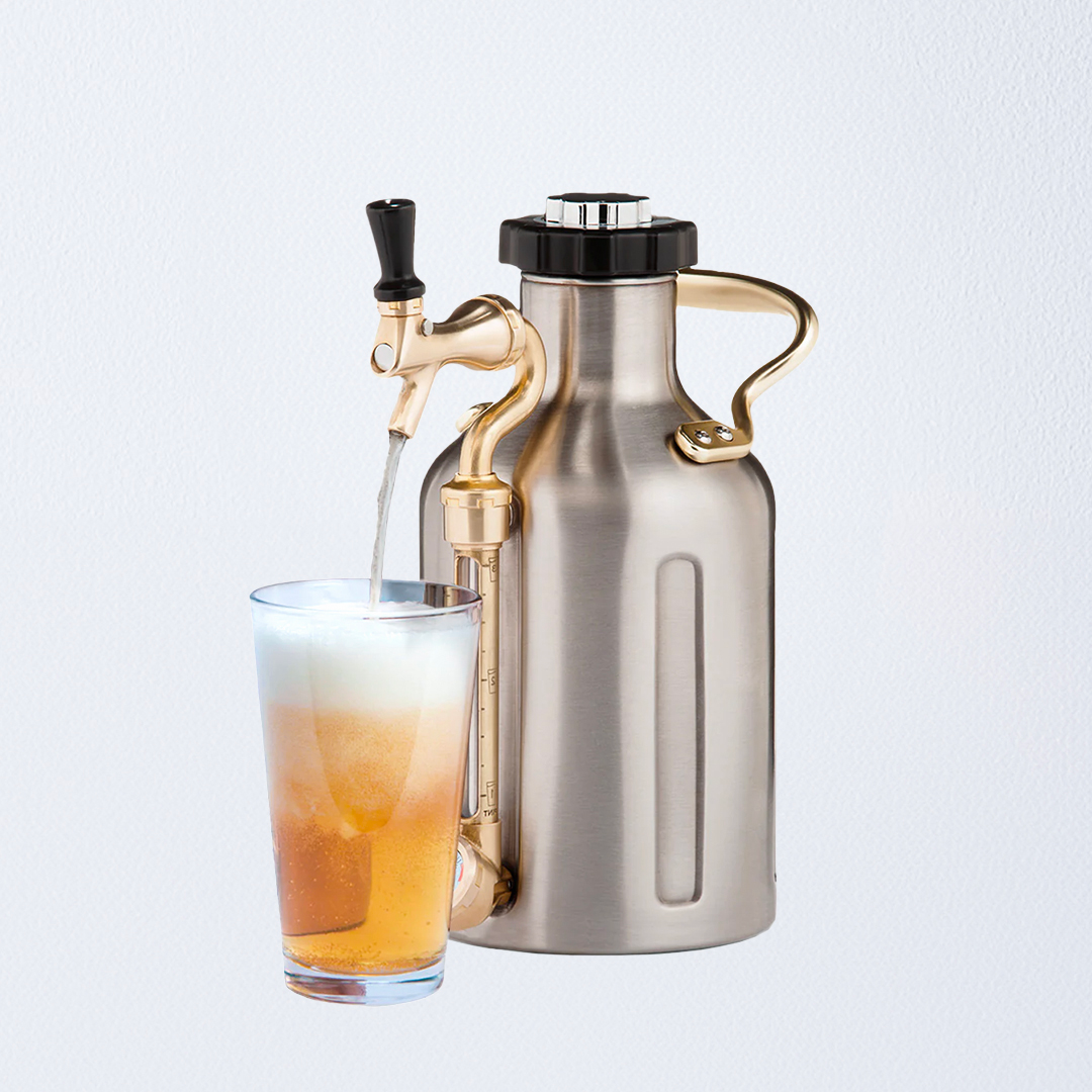 uKeg 64
uKeg 64(ユーケッグ64)は、クラフトビールやカクテルを保管するための容器です。容量は64オンス(約1.9リットル)で、耐圧性能があり、鮮度を保つためにガス圧を調整できる機能が備わっています。高品質なステンレススチール製で、持ち運びに便利な取っ手も付いています。uKeg 64は、ビール愛好家やホームバーテンダーにとって理想的な選択です。